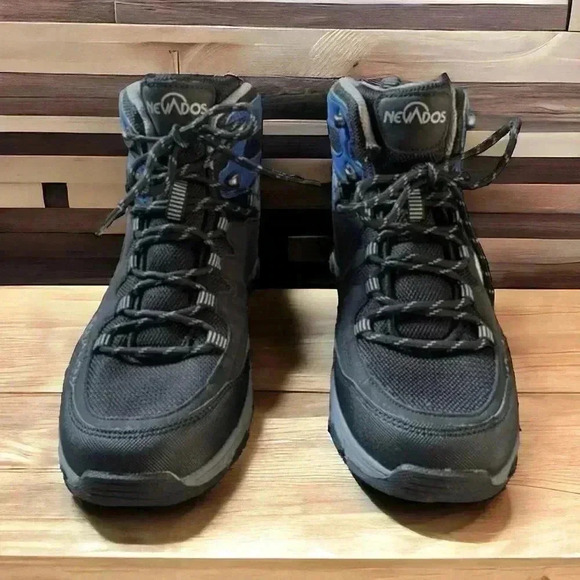 Nevados Goldrock New With Tags Men's Size 9M Work/Outdoor Boots. Gray and Blue - Picture 2 of 4
